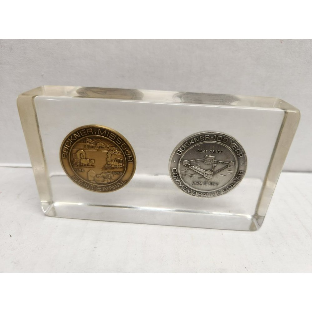 Vint Buckner Missouri Centennial 1975 Col. Coins in Lucite Paperweight